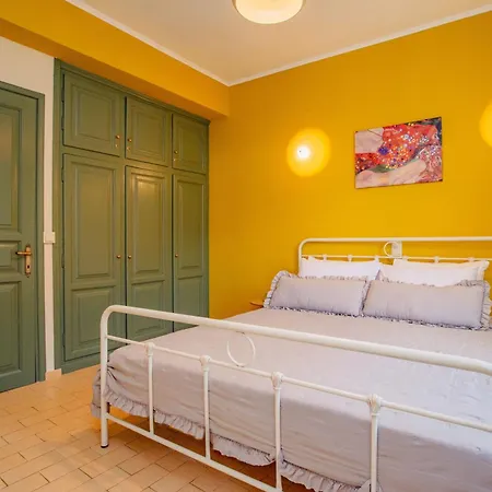 Yiayia's Apartament *