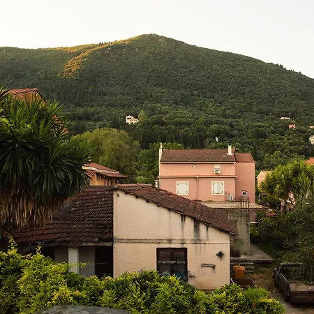 Yiayia's 아파트 입소스